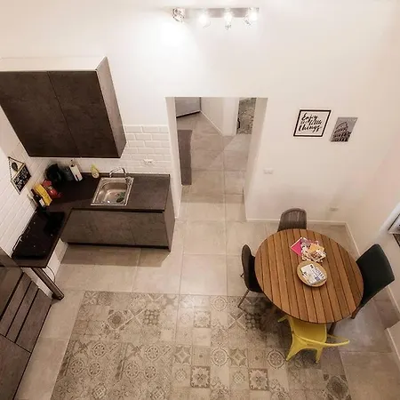 Beautifully Renovated Loft In Trastevere Διαμέρισμα