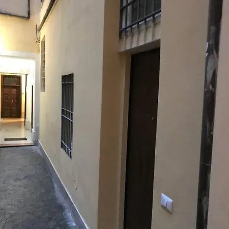 Beautifully Renovated Loft In Trastevere Διαμέρισμα