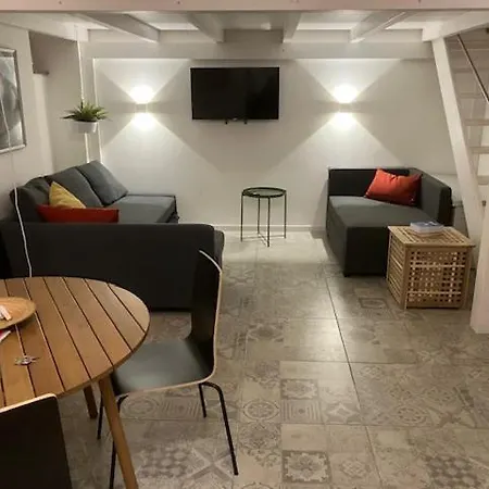 Beautifully Renovated Loft In Trastevere *